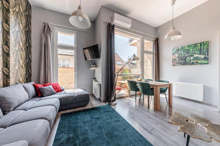 Gold Leaf Apartment in the City Center