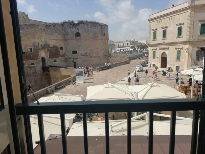 house with a breathtaking view of the castle of Otranto