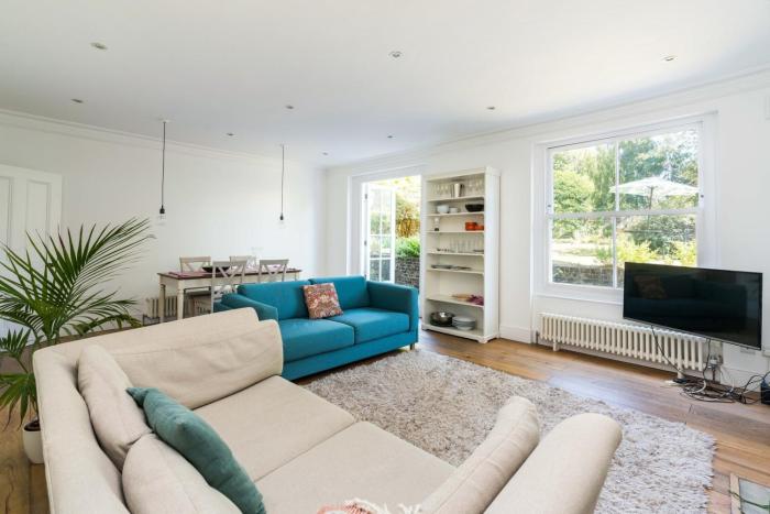 Fantastic 3 Bedroom Flat West Hampstead