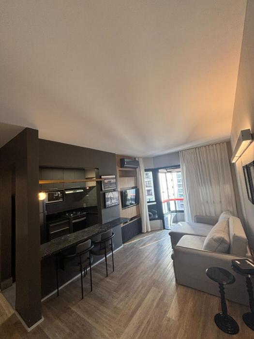 Live next to Faria Lima