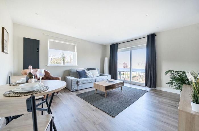 Lock 55 - Stylish Canalside Apartment