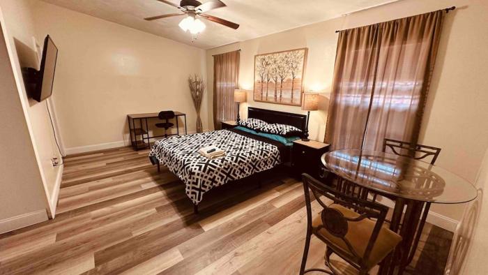 D4 Large Private Master Room & Bath with 55" TV