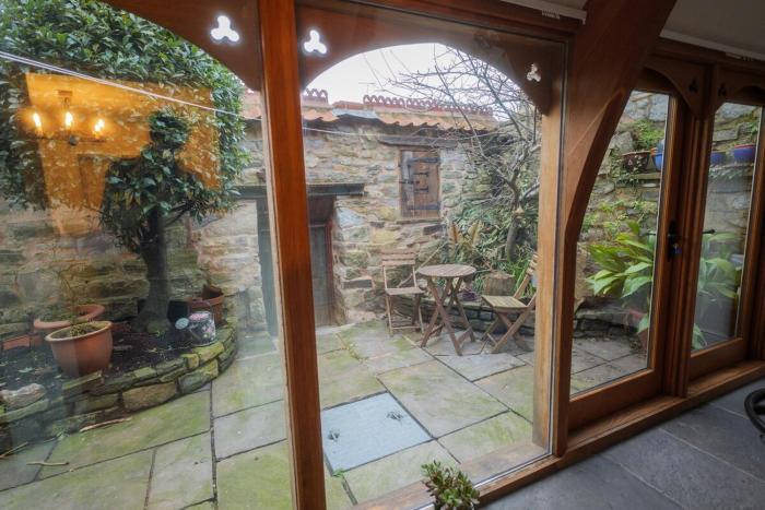 Seven Sisters and Oak House