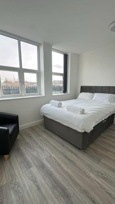 Central 2 Bed Apartment - Free WiFi!