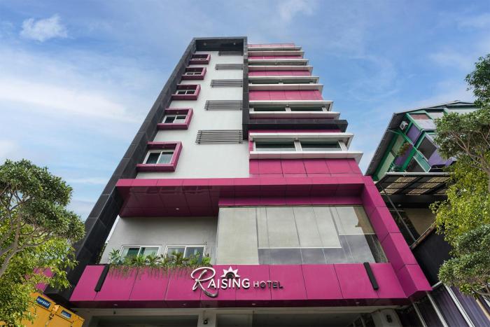 Raising Hotel Panakkukang Makassar By LIFE