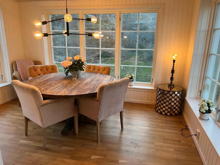 Litet charmigt hus på hästgård