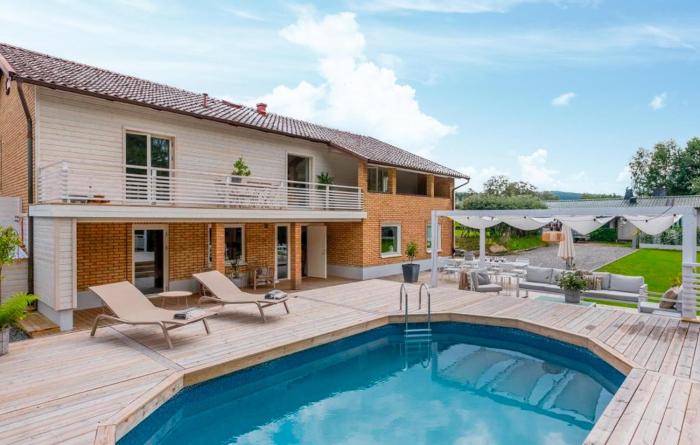 Beautiful Home In Sparsör