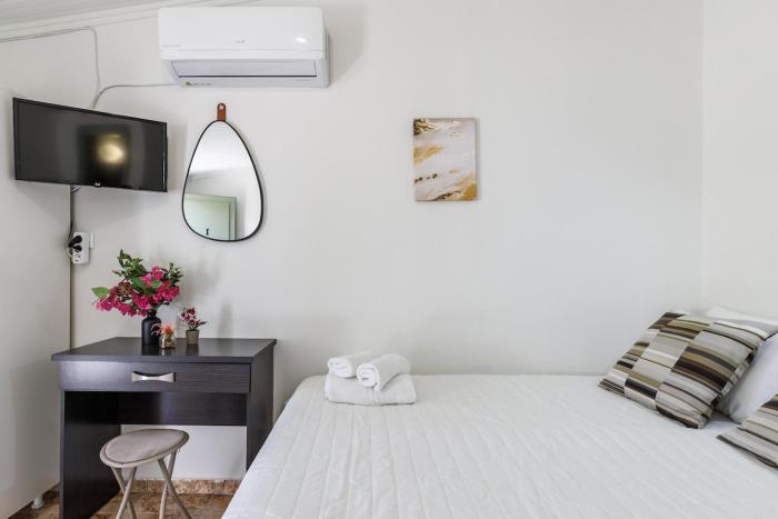 Lemon Trees Rooms II