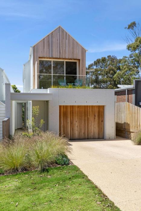 Laguna Beach House Ocean Grove-pets welcome