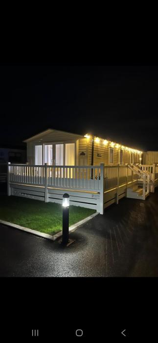 Robin hood hawthorn view