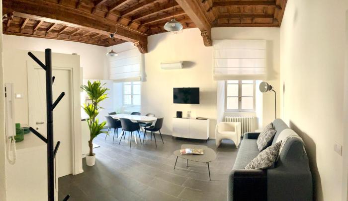 Appartamento La Dama alla Finestra in centro Como