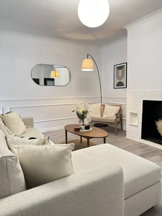 Modern Apartment Near Newport City Centre!