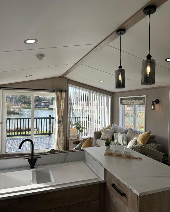 Ally Up - Lodge with Hot Tub