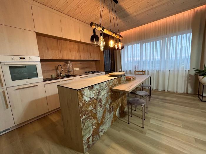 Jora dideli ,patogūs apartamentai