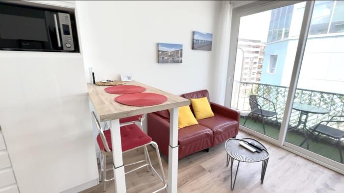 #19 Lenval - Balcon Lenval Sea View with AC Promenade des Anglais