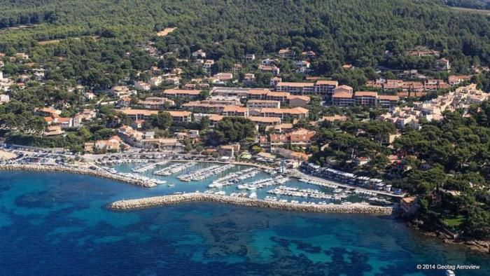 La Pinède entre village et plage Saint Cyr sur Mer