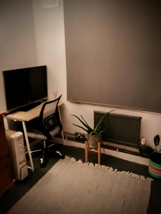 Budget Room just of the Southbank sleeps 3