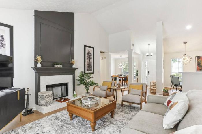 Sophisticated 3 Bedroom Retreat-Near Six Flags