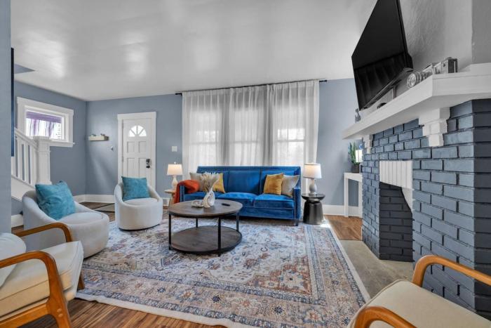 Enchanting 3BR with Yard, Patio