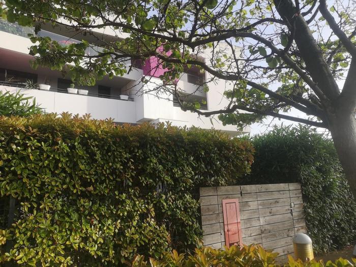 appartement 2 pieces avec parking ds résidence