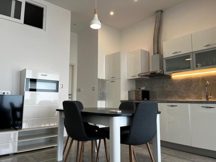 Urban Nest Lazarica - Cozy Apartment Near Beach & Center