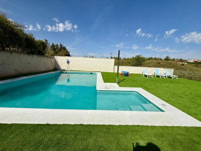 Ballestar Barajas de Melo 01 AMCH Hospedaje