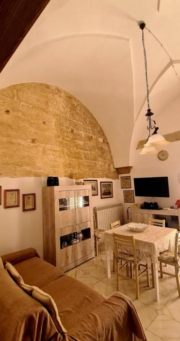 Via Cufra 46
