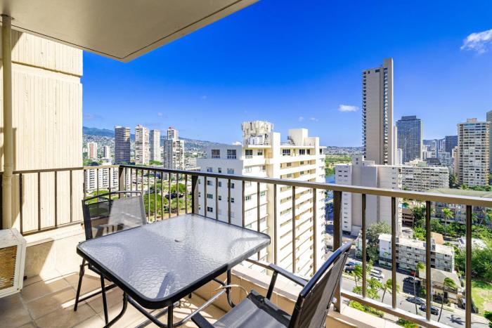 Oahu Royal Garden at Waikiki 2010 by Coldwell Banker Island Vacations