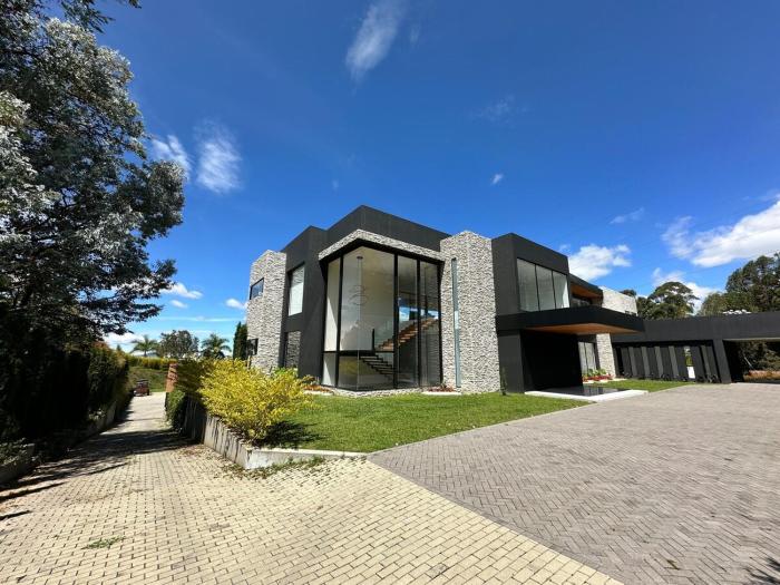 Casa en Rionegro, a pocos minutos del aeropuerto