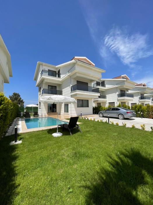 SerenityGardenHoliday 8