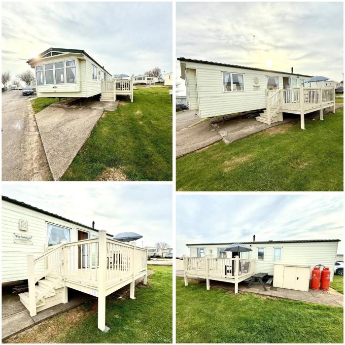 3 Bedroom 8 birth Caravan - Sand Le Mere