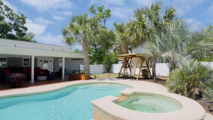 Gorgeous Private Villa Pool Hot tub