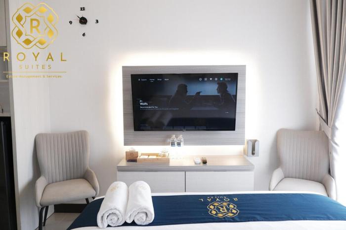 Royal Suites Studio 28QQ - Citra Plaza Nagoya Apartment