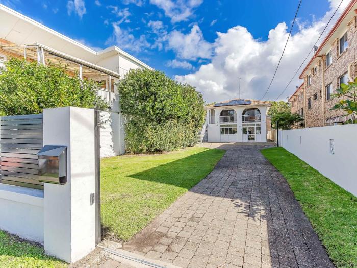 Whole House- Pet Friendly Coastal 6 Bedroom