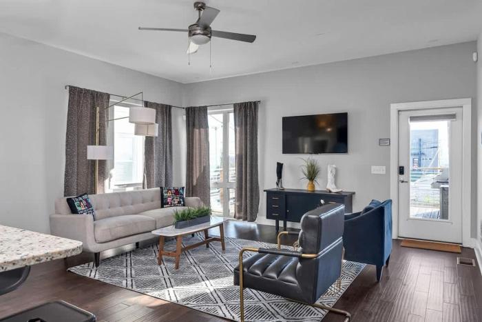 Taylors Nashville Home - Stunning Rooftop Views