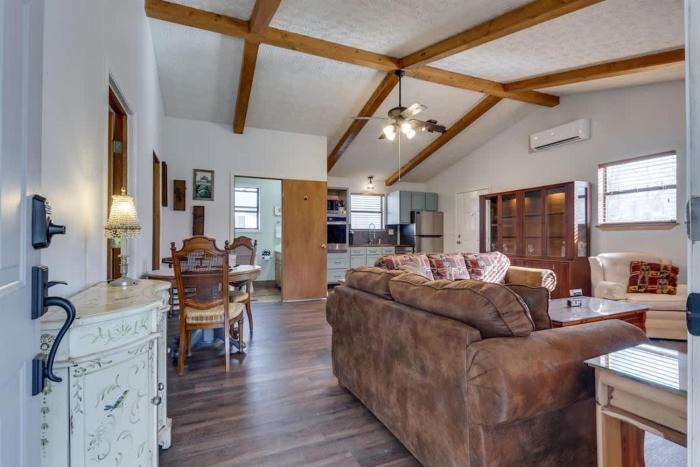Secluded - Renovated Cabin - Enjoy Peace & Quiet