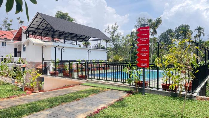 The Golden Oak A Classic Villas