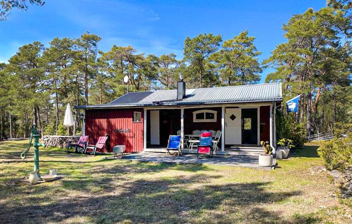 3 Bedroom Cozy Home In Tingstäde