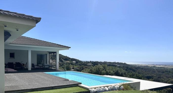 Magnifique villa VUE MER, piscine, 190 m2 , 4 chb, 3 sdb, clim