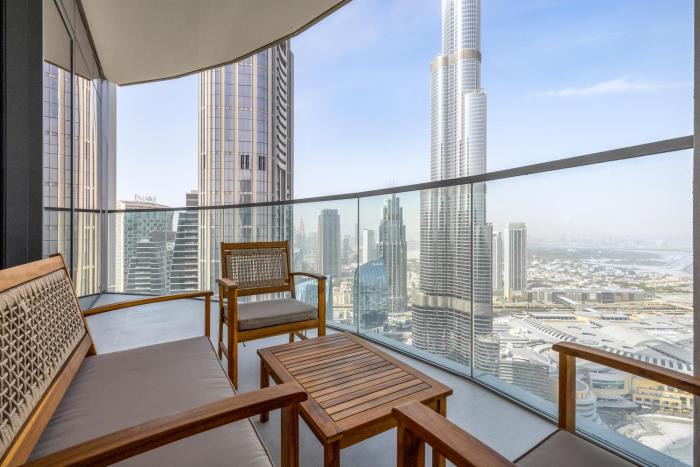 Maison Privee - Sky-High Elegance with Unrivaled Burj Khalifa Views
