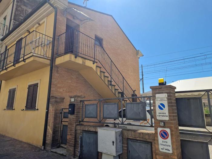 RivaGialla - Parking - Aria condizionata -