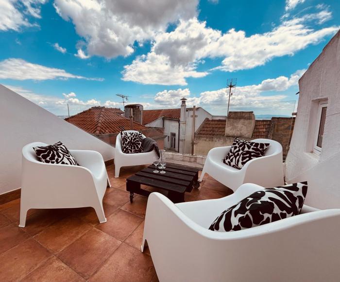 Cosy Alfama Hideout - with rooftop terrace