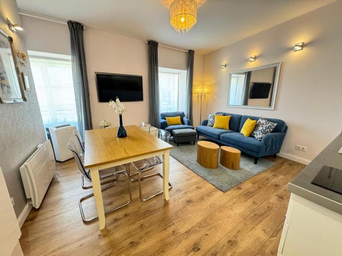 Charming Historic Lisbon Bairro Alto Apartment