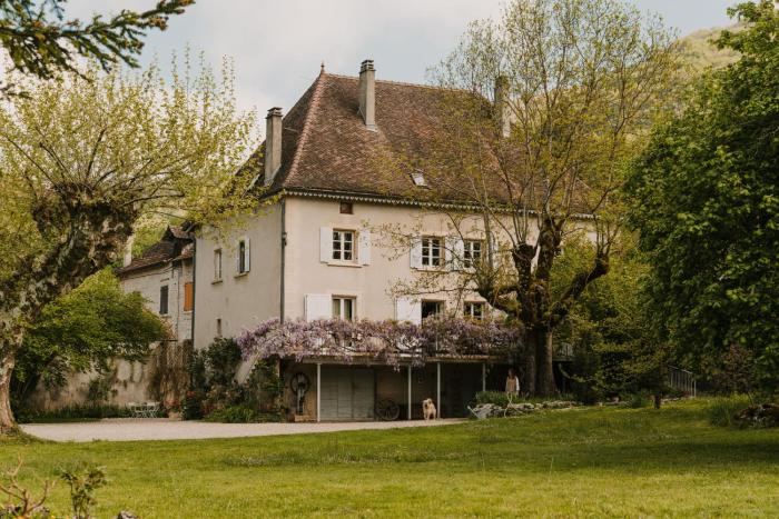 Maison dhôtes et gîte de charme avec piscine, La Lhuiseraie