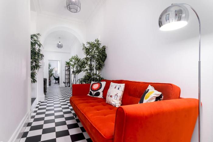 No 8 Metropole Towers, stunning sea views!