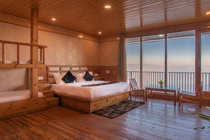 The Family Paradise !Balcony !View !Open area! by THE TIKKER House