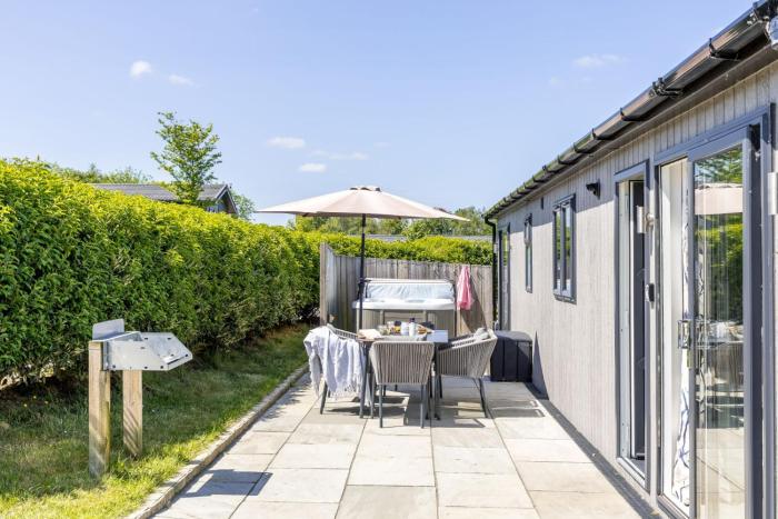 Hazel Lodge, 27 Roadford Lake Lodges