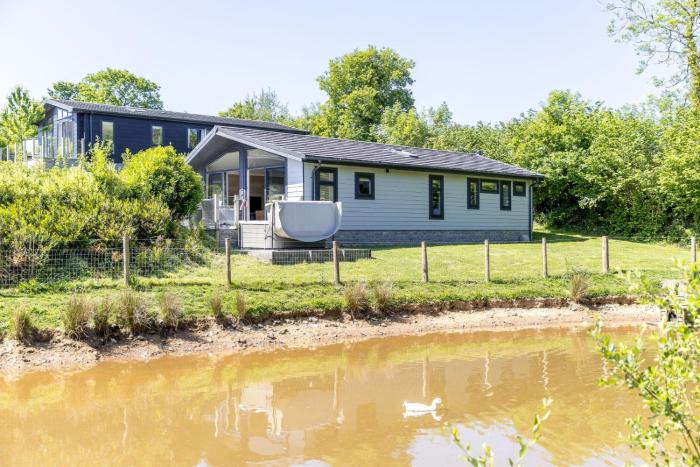 Saffron Lodge, 24 Roadford Lake Lodges