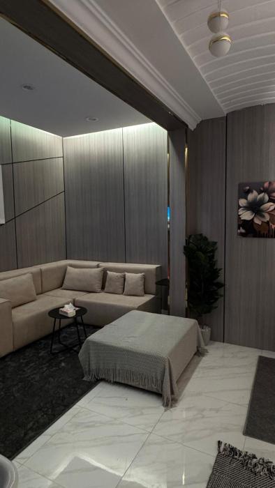 شقه انيقة بغرفه وصاله مدخل خاص