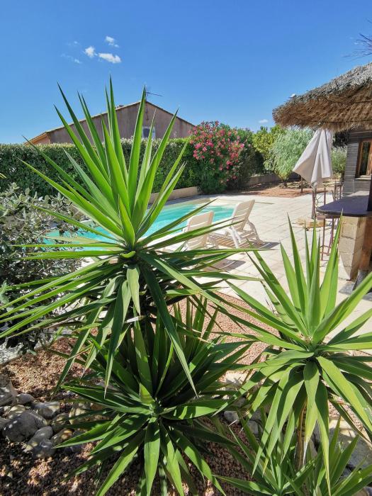 Villa avec grande piscine